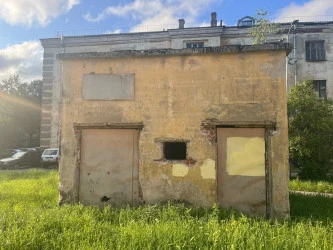 Нежилое здание 14,9кв.м. с земельным участком в Ломоносове