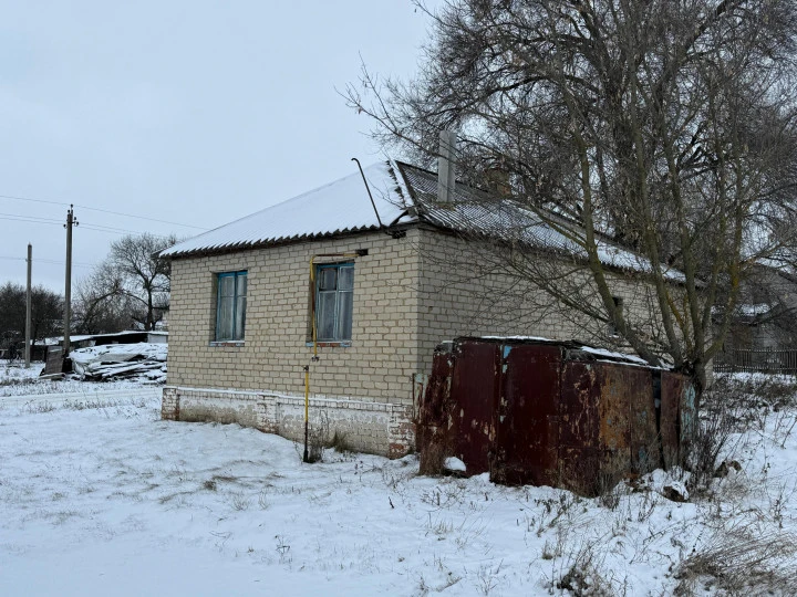 Здание 74,6 кв.м и з/у в Курской области, с. Красная Долина