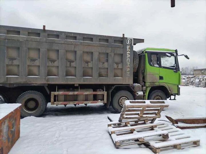 Специализированный, автомобиль - самосвал SHACMAN SX33186V366, 2022, Идентификационный номер: LZGJX4Z65NX027197, принадлежащий Продавцу на праве собственности, что подтверждается Договором купли-продажи № ОВ/Ф-87172-10-01-С-01 от 10.10.2022 г.