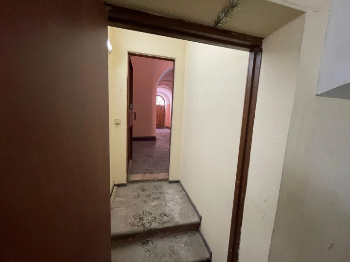 Помещение 14,4 кв.м в центре города
