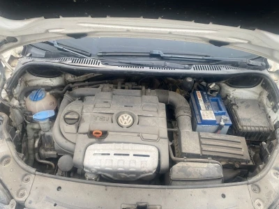 Volkswagen Touran, белый, 2012 года выпуска, VIN WVGZZZ1TZCW077889. г.Уфа.