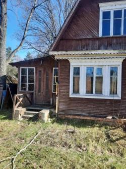 Здание 72 кв.м и земельный участок 1698 кв.м, расположенные по адресу: Московская область, Истринский район, сельское поселение Ивановское, д. Красновидово, д. 2
