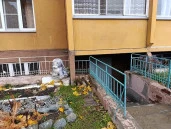 Нежилое помещение - 113,6 кв. м., кадастровый номер 74:36:0209016:5889. Адрес: Челябинская обл., г. Челябинск, ул. Эльтонская 1-я, д. 48, пом. 4, цокольный этаж.