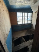 Здание свободного назначения с земельным участком.