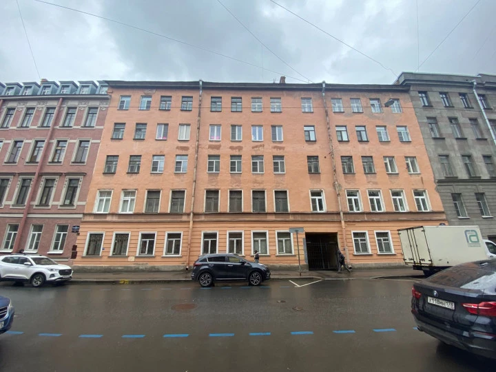 Нежилое здание площадью 27,8 кв. м, расположенное на земельном участке площадью 40 кв. м на 5-й Красноармейской улице