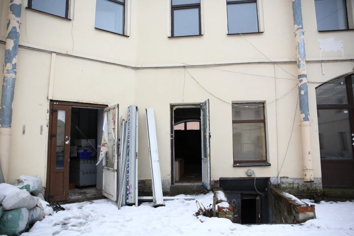 Аренда здания 3690.5 кв.м. на территории Апраксиного двора