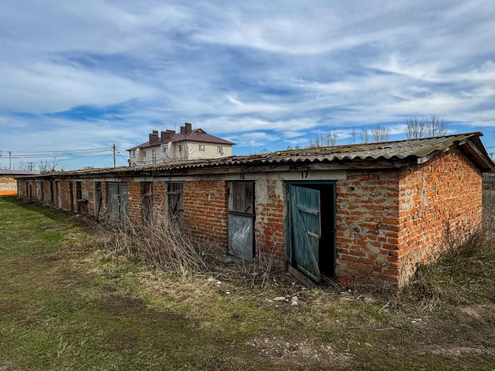 Нежилое помещение (Сарай) в п. Кромы Орловской области.