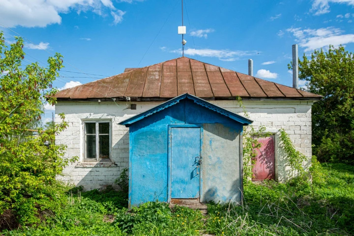 Нежилое здание,  пл.74,3 кв. м, количество этажей: 1, кадастровый номер 52:44:0900012:1005 и зем. участок пл. 545+/-16 кв.м., кадастровый номер: 52:44:0900012:267, по адресу:  Нижегородская область, Бутурлинский р-н, с. Борнуково, ул. Центральная, д. 31А