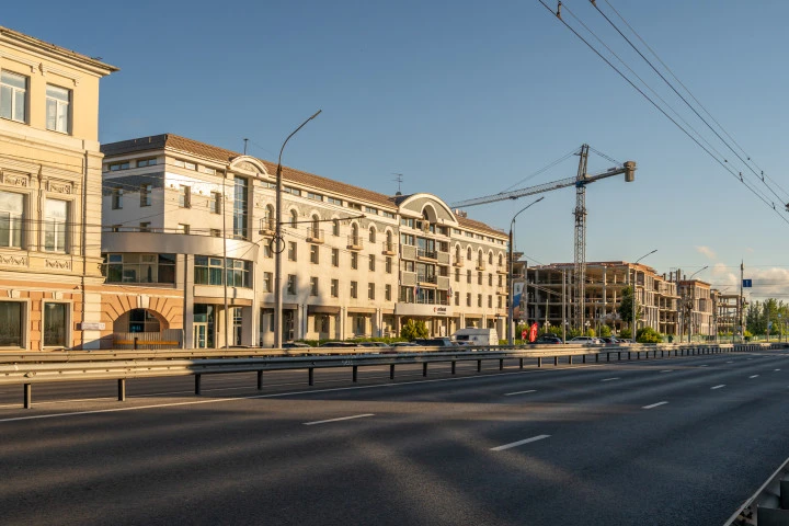 Гостиница 4* в  г. Ярославле, на Московском пр-те, д. 10/15, с земельным участком