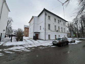 Историческое здание 809,6 кв.м с земельным участком в центре города: Ярославская область, г. Ярославль, пл. Челюскинцев, 10/3