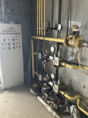 Имущественный комплекс 4717,6 кв.м. с газом, котельной и 400 кВт на участке 1,5 га под производство/склад. Новосибирская обл., р.п. Колывань, ул. Шоссейная, 41/2.