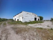 Производственный комплекс (здания телятника, коровника, кормоцеха и з/участки) в Курской области, Щигровский р-н, Вышнеольховатский сельсовет