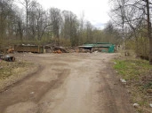 Нежилое здание (под реконструкцию) с участком в Павловске