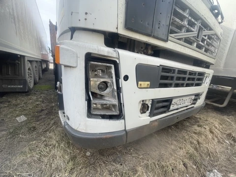 Грузовой-тягач седельный VOLVO FM-TRUCK 4X2, белый, 2010, пробег - нет данных, 12.8 АТ (400 л. с.), дизель, задний, VIN YV2JSG0A6AB563100, Республика Татарстан, Зеленодольский р-н, М-7 Волга, 790-й км, 1
