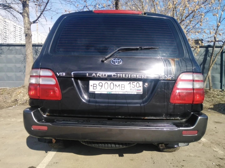 Автомашина Тойота Ленд Круизер 100