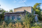 Нежилое здание (поликлиника) с земельный участком в Липецке