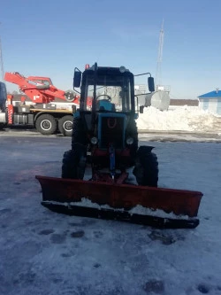Машина уборочная универсальная КО-812-2М