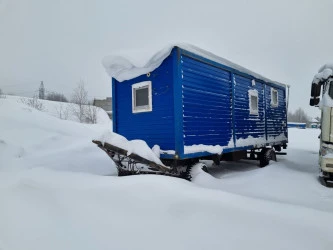 Мобильное здание на прицепе тракторном Мод.89963-08, 2022, Идентификационный номер: 06515, принадлежащий Продавцу на праве собственности, что подтверждается Договором купли-продажи № ОВ/Ф-30605-21-01-С-01 от 19.09.2022 г.