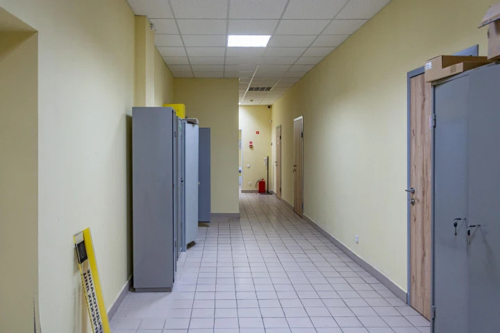 Нежилое помещение (помещение Банка) 570,2 кв.м. и з/у в г. Смоленске.