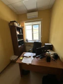 Нежилое помещение 389 кв.м и секционные ворота Aluteh Pro Trend 4470 x 4810 x 2220 в здании Литер В3, расположенные по адресу: Курская область, г. Курск, ул. Магистральная, д. 17, помещ. 15 на 1 этаже, пом.2,4-5,8,9,9а,10-12 на 2 этаже