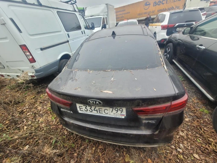 Автомобиль KIA OPTIMA, 2018, Идентификационный номер: XWEGW413BJ0006542, принадлежащий Продавцу на праве собственности, что подтверждается Договором купли-продажи № ОВ/Ф-39512-02-01-С-01 от 28.04.2018 г.