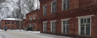 Здание 2316,1 кв.м и земельный участок 3536 кв.м, расположенные по адресу: Российская Федерация, Московская область, м.о. Истра, г. Дедовск, ул. Больничная, д. 5, к. 1