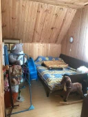 Двухэтажный деревянный дом площадью 92,9 кв. м, расположенный на земельном участке - 600 кв. м. в дер. Медведково Волоколамского района МО