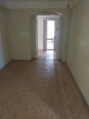 Здание 3-х этажное, общ.пл. 2845,9 кв.м, земельный участок, общ.пл. 2074 кв.м: Ярославская область, г. Ростов, ул. Покровская (бывш. Ленинская), д. 40