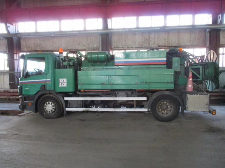 Цистерна SCANIA P94DB 4Х2LB300 "JLH FLEXLINE 207" Регистрационный знак: В964ТМ78  VIN: YS2P4X20002005552 Инвентарный номер: 50081л