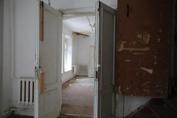 Право аренды помещения площадью 324,5 кв. м в Апраксином дворе.