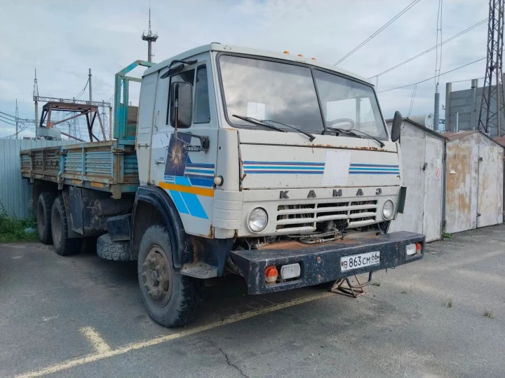 Грузовой бортовой КАМАЗ-53212