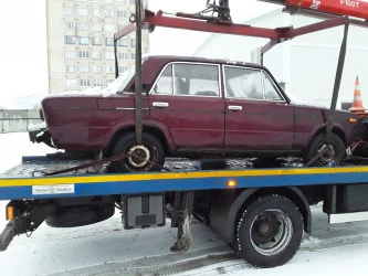 Лот 3. ВАЗ, гос. номер Е955ХВ98, красный