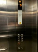 Нежилое помещение 1100 кв.м офисного назначения, расположенное в торгово-офисном центре "Селектика" на Варшавском шоссе г. Москвы.