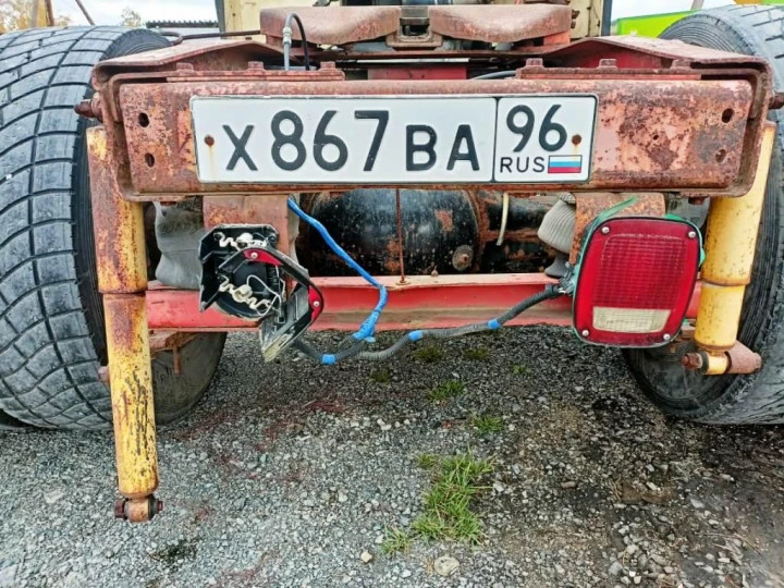 INTERNATIONAL 9800, бежевый, 1998, 928 864 км, 10.8 МТ (330 л.с.), дизель, задний, VIN 1HSRUAHR6XH593158.