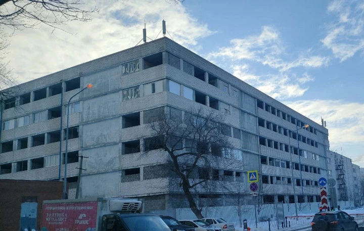 Нежилое помещение - 3 280 кв. м, адрес: Самарская обл., г. о. Самара, вн. р-н Промышленный, г. Самара, ул. Губанова, д. 9, пом. н2, 2 этаж, кадастровый номер 63:01:0708002:4570, ограничения: ведется работа по освобождению от имущества третьих лиц