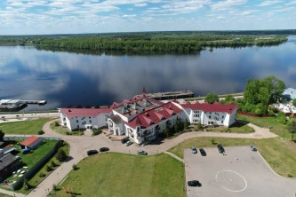 Гостиница 3* на берегу Волги: Ярославская область, Углич, улица Островского, 7