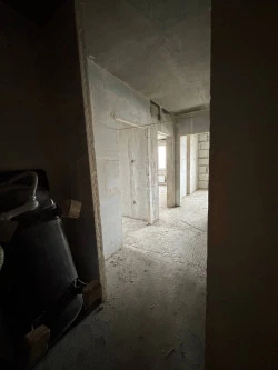 Жилое помещение (квартира), пл. 69,2 кв. м, этаж 4, кад.№ 50:49:0010103:2344, адрес: МО, г. Звенигород, кв-л Маяковского, д. 19а, кв. 11. В соответствии с выпиской из домовой книги от 13.04.2026, зарегистрированные лица отсутствуют.