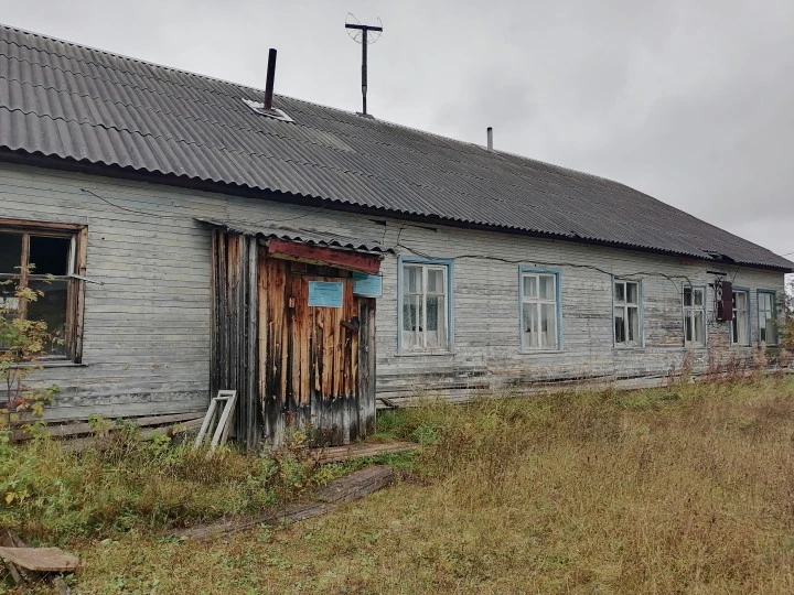 Помещение бывшего фельдшерско-акушерского пункта, площадью 48,0 кв. м: Республика Коми, г Ухта, д Гажаяг