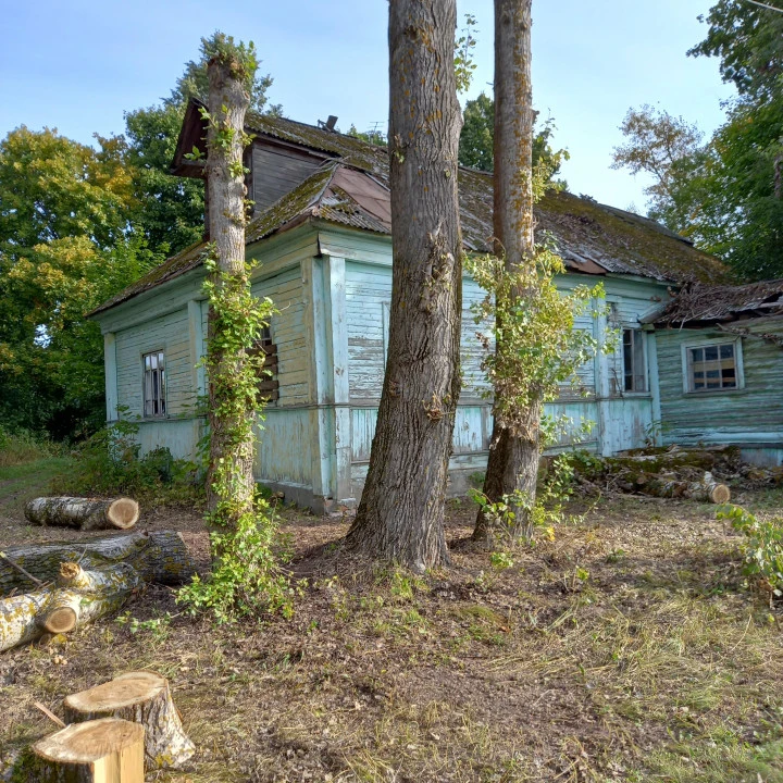 Нежилое здание, 1-этажное, площадь 197,9 кв. м; земельный участок, площадь 814 кв. м по адресу: Ярославская область, город Переславль-Залесский, п. Рязанцево, ул. Садовая, д. 11
