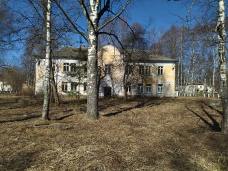 Имущественный комлекс со зданием пл. 633,2 кв. м,  зем. участком пл. 4271 кв.м, дорогойи тротуарами пл. 424 кв. м: ЯО, г. Рыбинск, ул. Толбухина, д. 10