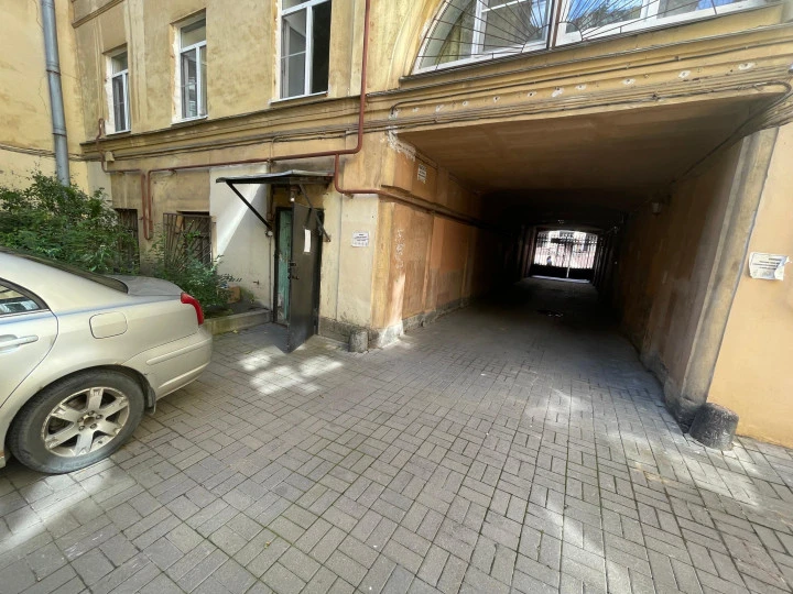 Нежилое помещение, расположенное по адресу: Санкт-Петербург, Поварской пер, дом 8, лит. А, пом. 8-Н