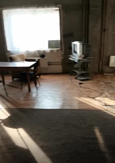 Жилое помещение (3-ком. квартира), пл. 82,5 кв.м., эт.2, КН 50:04:0010512:197, адрес: г. Дмитров,  ул. Пионерская,  д.2, кв.90. Ограничение: ипотека в пользу ОАО Коммерческий банк «Мастер-Банк»