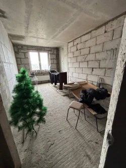 Жилое помещение (квартира), пл. 47,5 кв. м., этаж 4, кад. номер: 50:49:0010103:2329, адрес: Московская обл., г. Звенигород, кв-л Маяковского, д. 19а, кв. 14. В соответствии с выпиской из домовой книги от 13.04.2026, зарегистрированные лица отсутствуют.