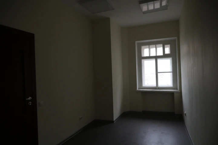 Право аренды помещения площадью 358 кв. м в Апраксином дворе