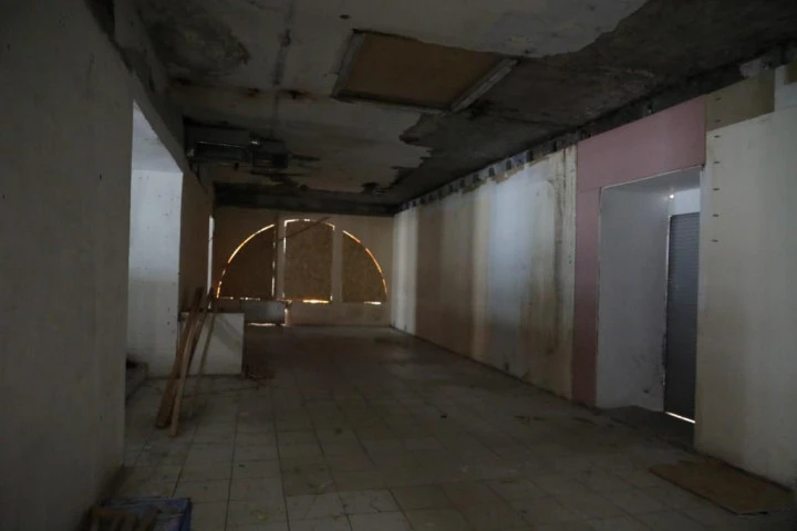 Право аренды помещения площадью 1058,5 кв. м в Апраксином дворе.