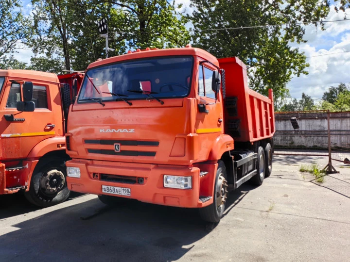 Грузовой самосвал КАМАЗ 65115-42