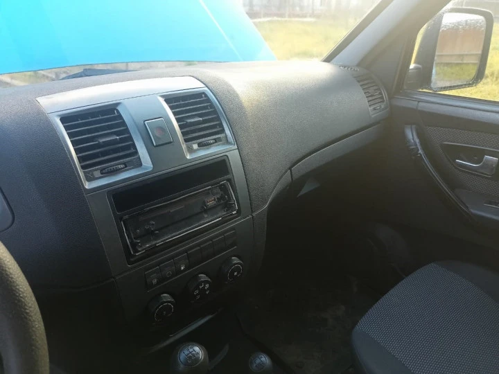 Автомобиль UAZ PICKUP