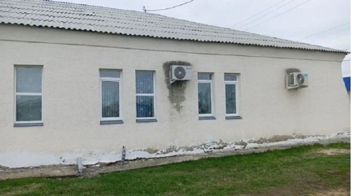 Нежилые помещения, общей площадью 188,2 кв. м, ; доля 1156/1700 в праве общей долевой собственности на земельный участок , общей площадью 1 700 кв. м, расположенные по адресу: Курганская область, с. Звериноголовское, ул. Октябрьская, д. 40.