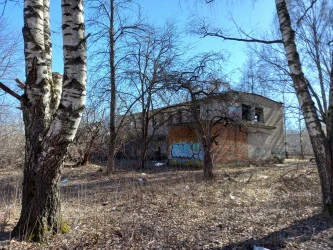 Нежилое здание, 2-этажное, пл. 520 кв. м с земельным участком 4668 кв.м: Ярославская область, г.о. город Переславль-Залесский, г. Переславль-Залесский, мкр. Чкаловский, д. 43