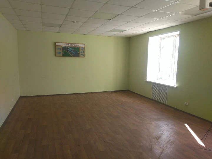 Здание 430,8 кв.м с земельным участком 1186 кв.м, гаражный бокс в ГК "Символ": Ярославская область, м. о. Ярославский, рп. Лесная Поляна, дом 11